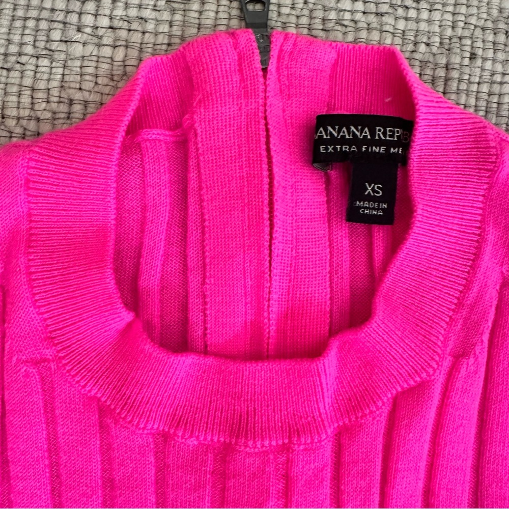 Hot pink NWOT (Never Worn) Banana Republic sweater! Gorgeous! - Picture 3 of 7